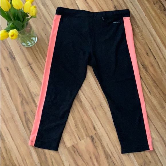 NIKE NWOT Dri-Fit active pants - Size Medium - Picture 4 of 10